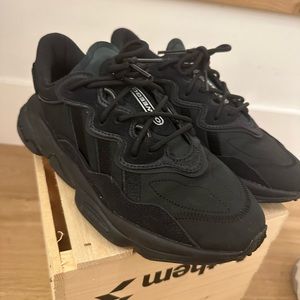 Core Black Adidas Ozweegos
